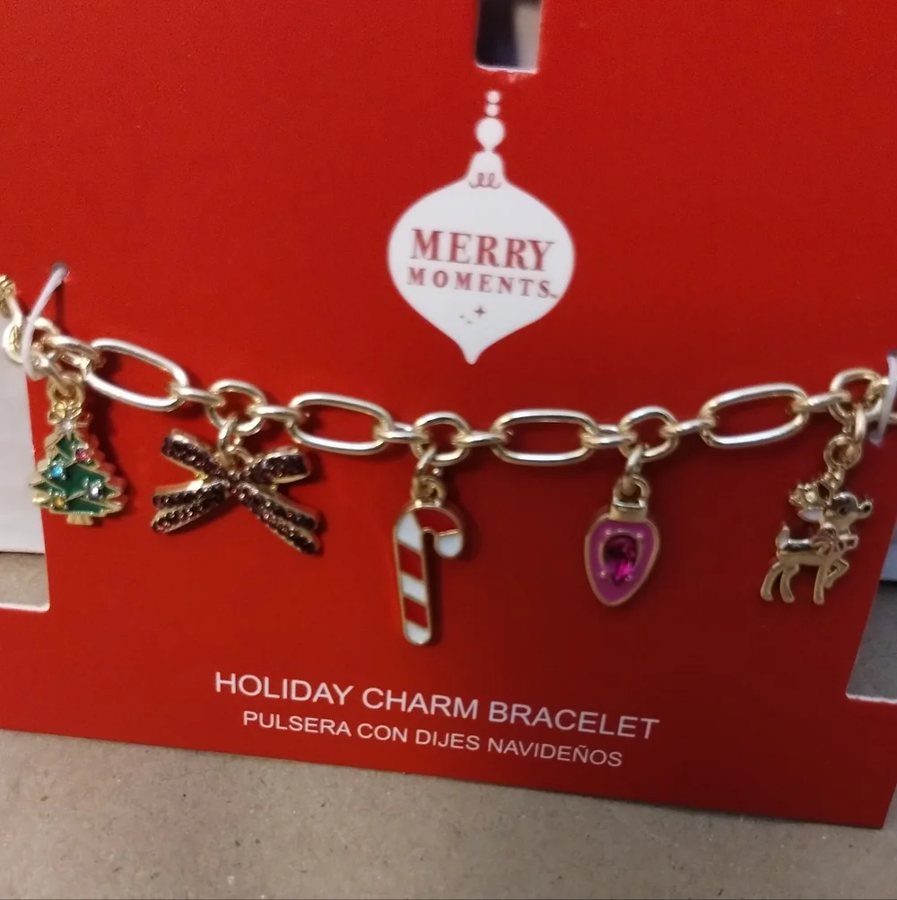 NWT Merry Moments Holiday Charm Bracelet